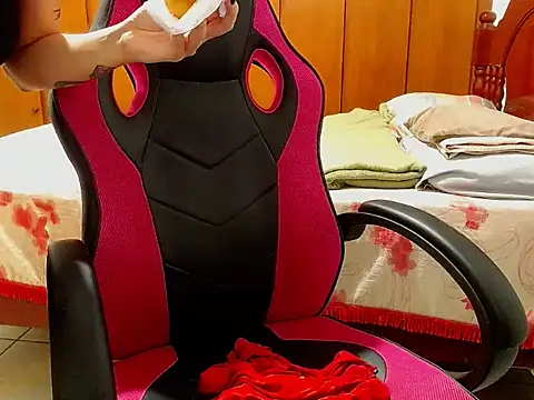 dulcitabigmallons - Dulcitabigmallons's free webcam - UK Sex Cams