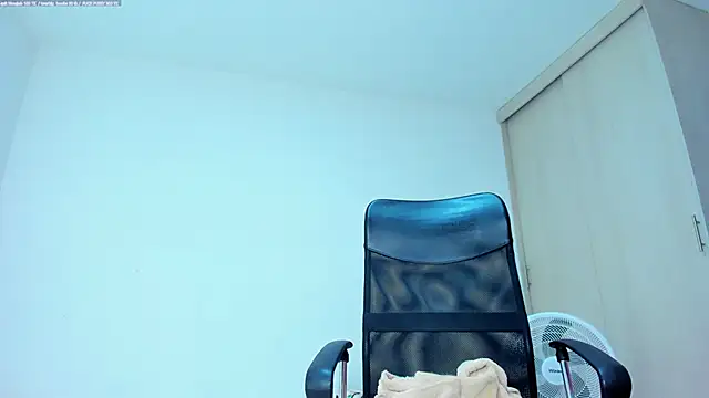 monica_little23 webcam