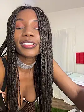 ShantelSexyYoungMilfie