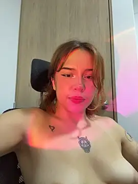 Webcam Model (aliciia_23) is live