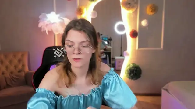 avrora_spark - Avrora_Spark's free webcam - UK Sex Cams