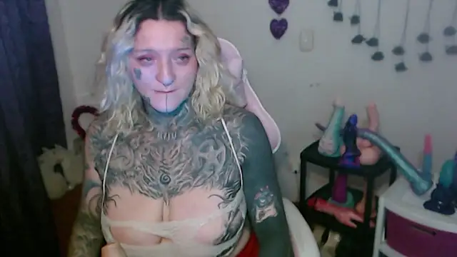 sloppytitss - SLOPPYTITSS's free webcam - UK Sex Cams