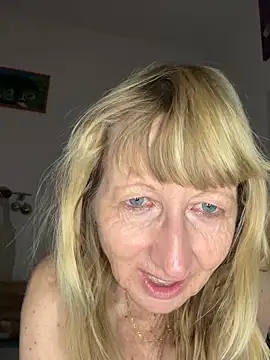 Webcam Model (MatureKim)  is live.Free join now!