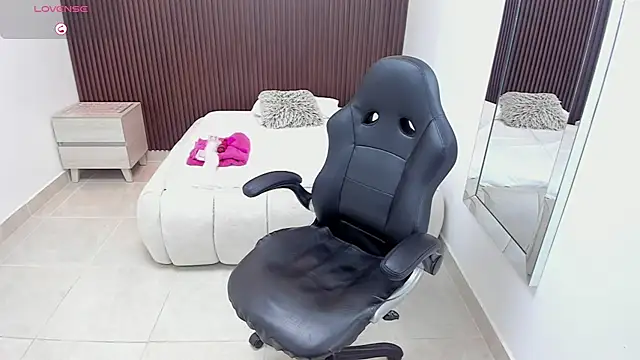 SIENNAMARSHAL webcam