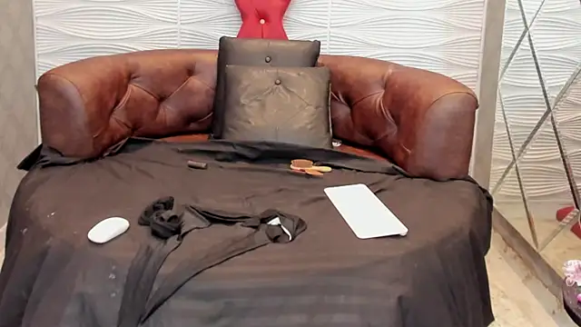 ZoeAltamiranda webcam