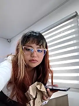 BelleVivianne webcam