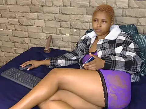 Sweethoneyglow webcam