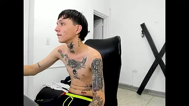 StraightBoy_Nick webcam