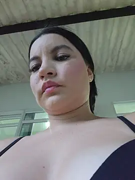 Pretty_Julieta webcam