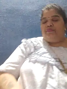 tamilthanushri webcam