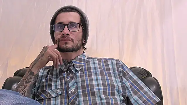 Loggan_donnelly webcam