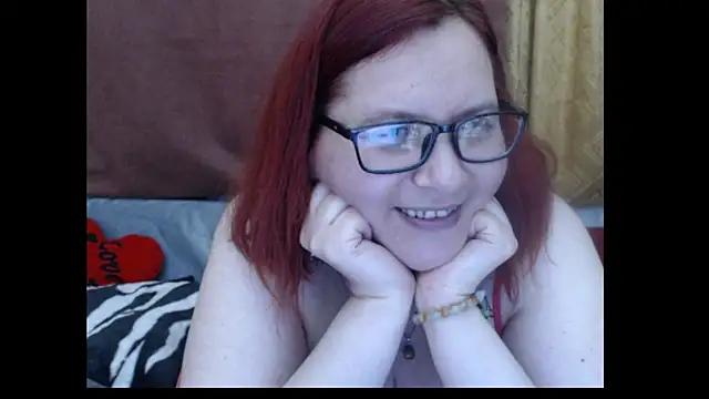 PlayfullMature webcam