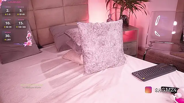 sara__gomez (F teen) - Cowgirl (ride front)