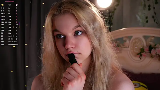 EdlinAlliston Stripchat cam model