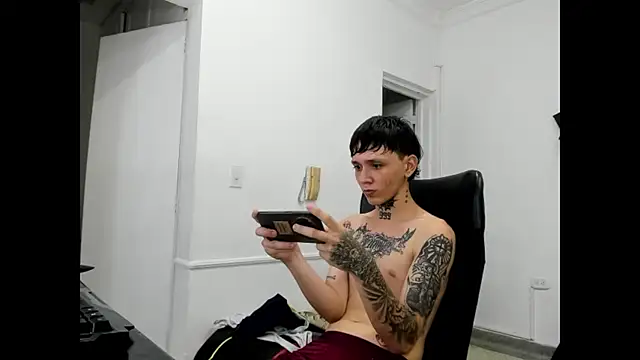 StraightBoy_Nick webcam