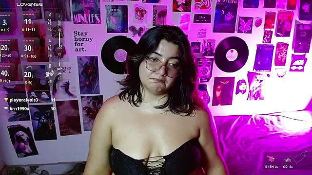 Roxy_f_w webcam
