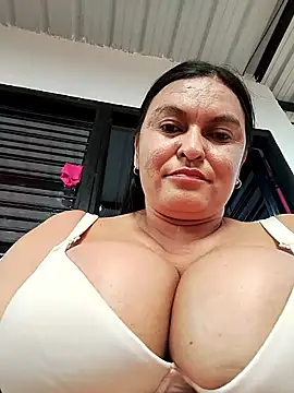Horny-Mommy-Dirty webcam