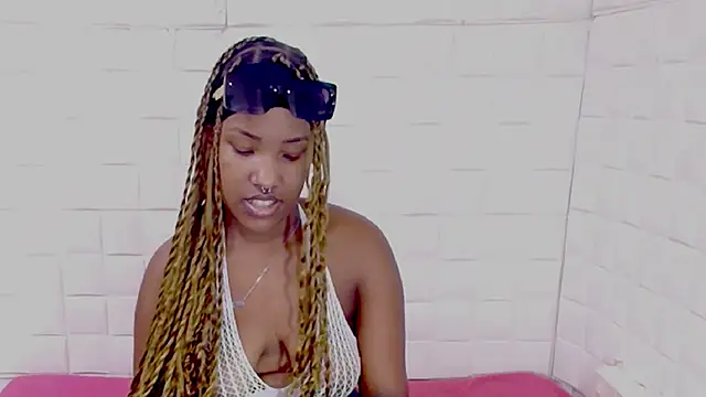 EroticSexyPrada webcam