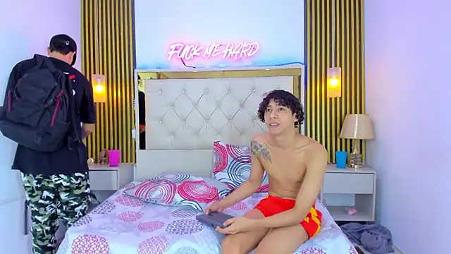 Adventurous_Boys webcam