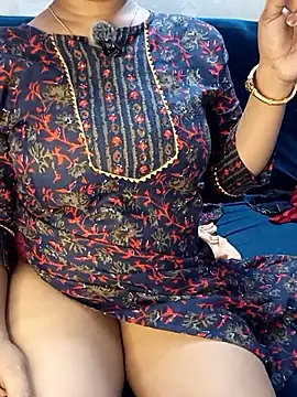 ssiya- (F young) - Oil on nude ass