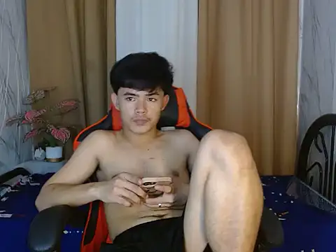 YourNaughtyTwink_69 webcam