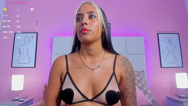 charlotte_kisss webcam