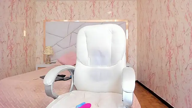 Emily_Whinfre webcam