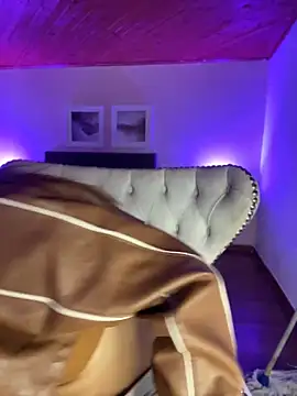 Isabella18_pink webcam