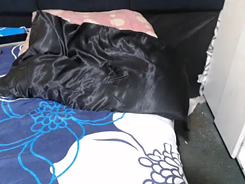 sweethotbabby18 - SweetHotBabby18's free webcam - UK Sex Cams