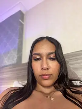 Webcam Model (MiilaBlake) is live