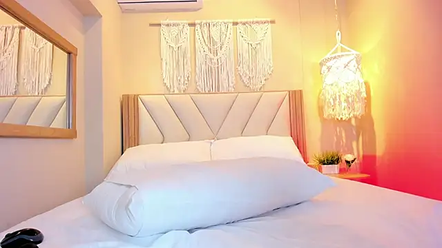 NahimiThompson webcam