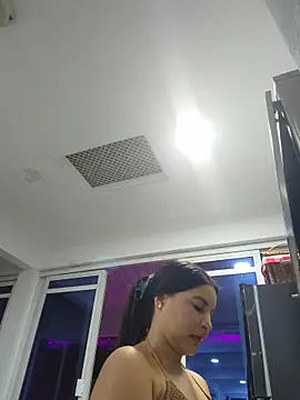 Pretty_Julieta webcam