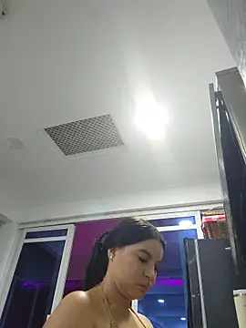 Pretty_Julieta webcam