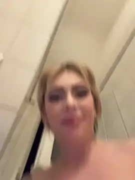 SelinaGalinsky6 Stripchat cam model