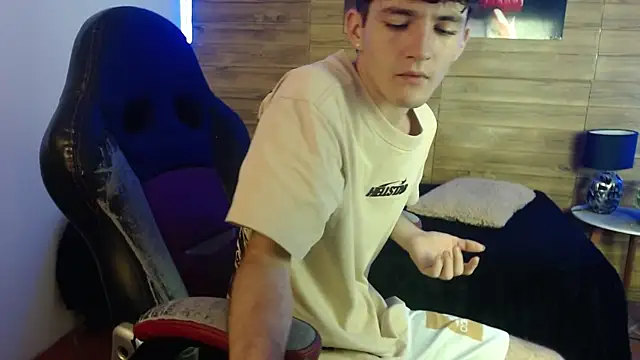 trevor_mob - Trevor_mob's free webcam - UK Sex Cams