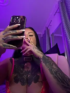 _MelinaCurves_ webcam