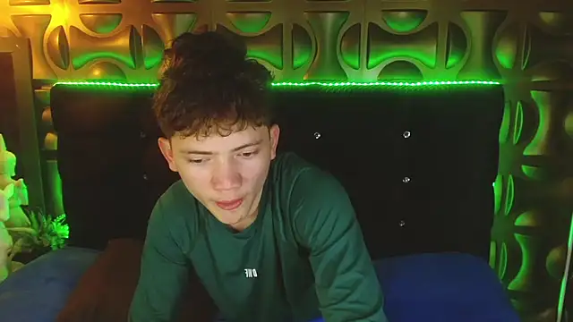 cruz_dante - Cruz_dante's free webcam - UK Sex Cams