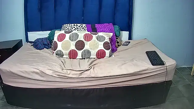 exotic_freakyqueen - Exotic_FreakyQueen's free webcam - UK Sex Cams