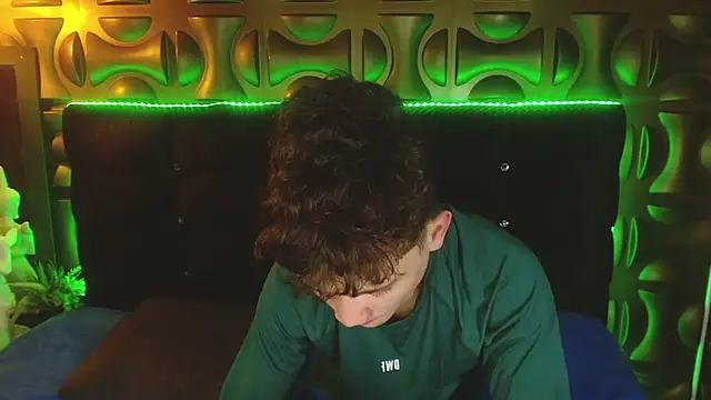 cruz_dante (M twink) - CUMING IN PUBLIC