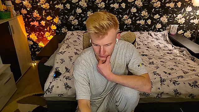 vuitton - Vuitton's free webcam - UK Sex Cams