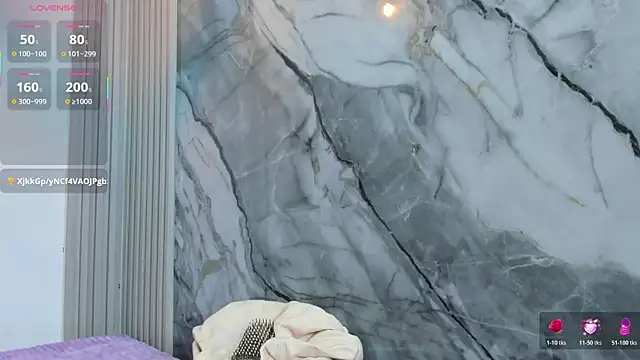 IsabellaMonet live sex cam