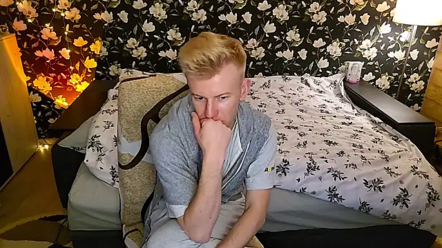 vuitton - Vuitton's free webcam - UK Sex Cams