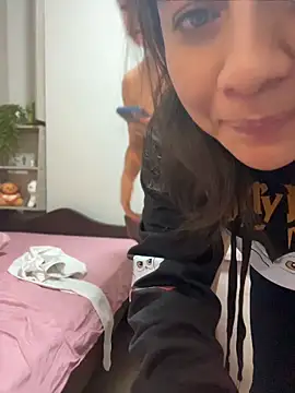 Poli_amor2025 webcam