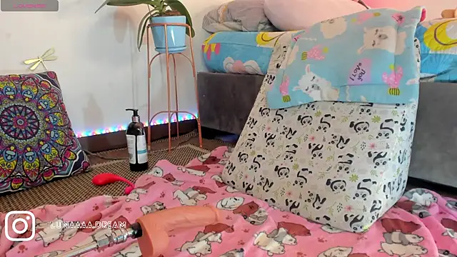 princessluna_19 webcam