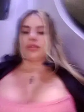 cata_city1106 (F young) - fingers in public ass