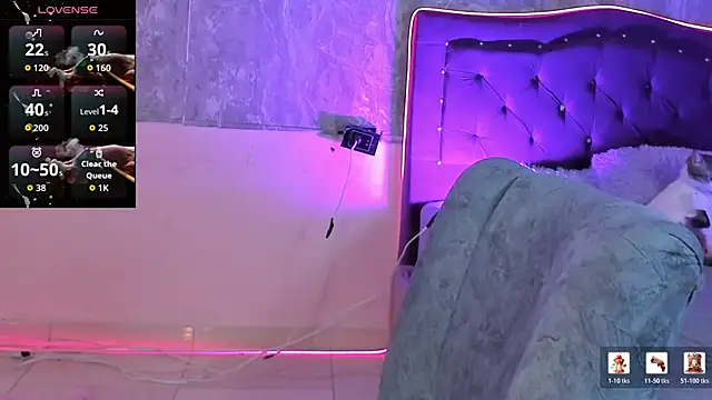 Lauren_smiles webcam