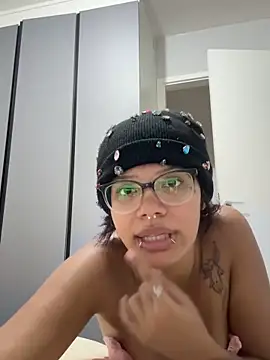 badm4h Stripchat cam model