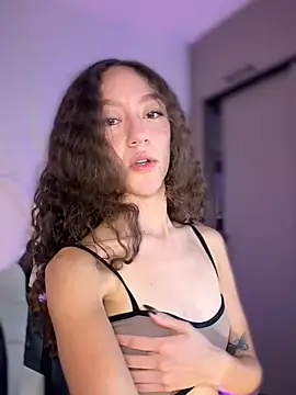 chloemoreti - ChloeMoreti's free webcam - UK Sex Cams