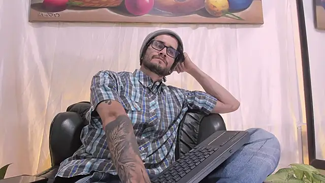 Loggan_donnelly webcam