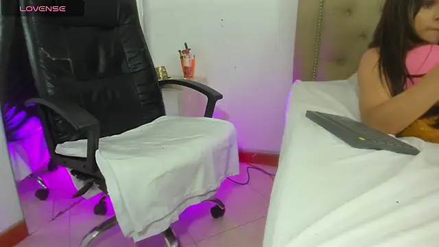 Adara_Ferrara webcam